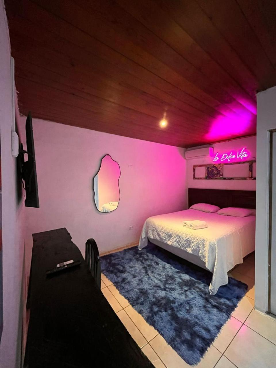 Villa Napoli Santa Ana Eksteriør bilde